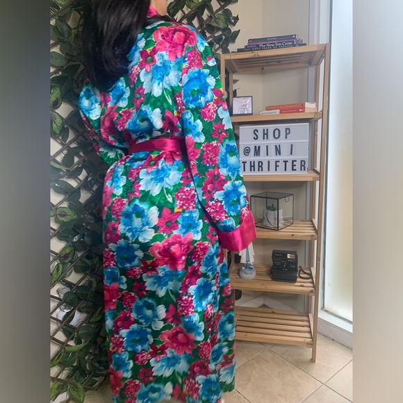 Gold Label Robe - Picture 3 of 6